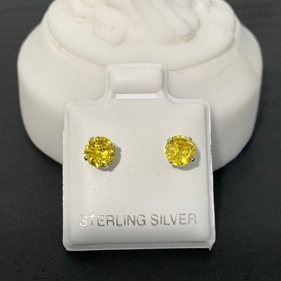 Sterling Silver Stud Earrings NWOT - Picture 1 of 4